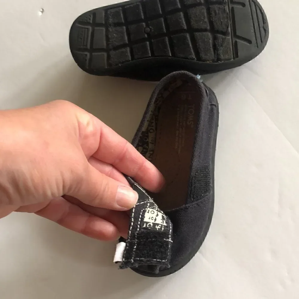 Toms black Velcro closure toddler play sneakers size 6
